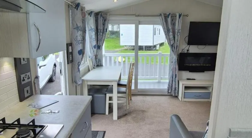 Caravan Bliss - Image 1