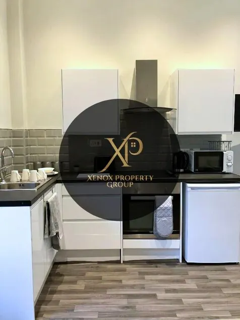 Central 1 BR Flat Near Hanley with Free Parking - Image 1
