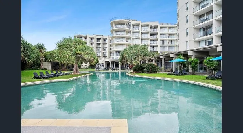 Rooftop Apartment - Heated Pool & Beach access - Image 1
