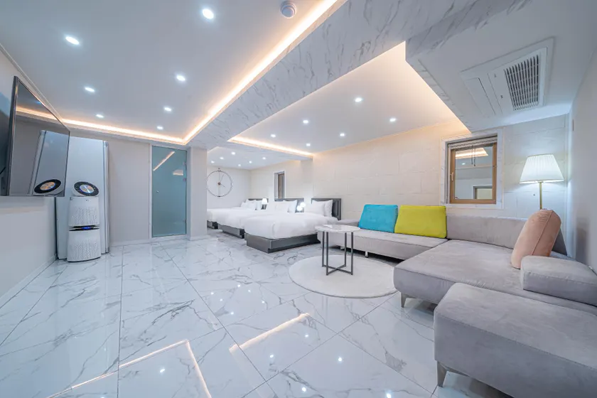 Gwangan Stay Hotel - Image 1