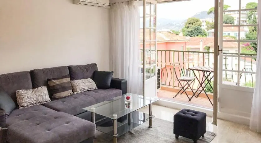 Lympia - one bedroom apartment near the port - Image 1