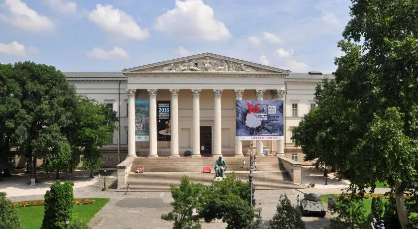 Central Apartment - Museum View - Image 1
