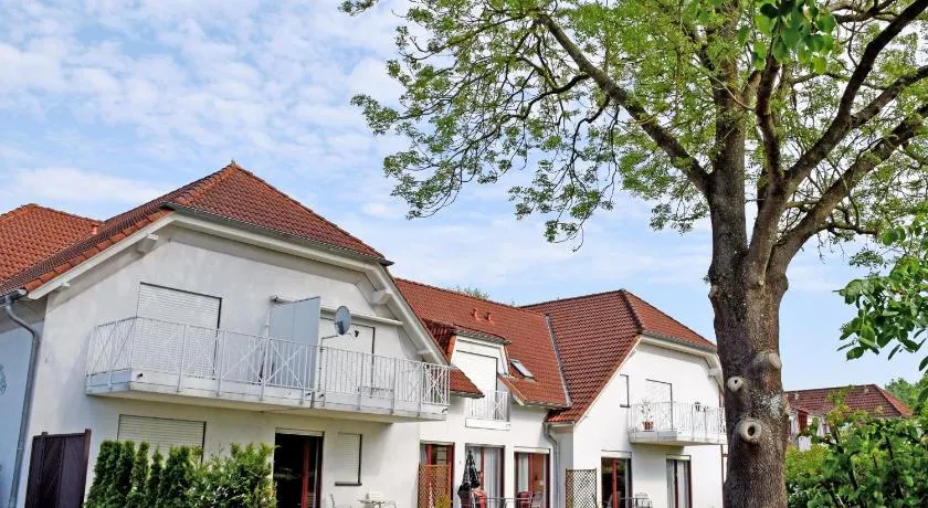 Kleine Ferienwohnung mit Terrasse und Gartenblick - Image 1