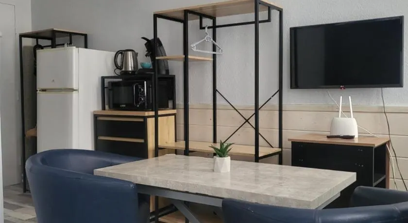 Studio non fumeur en rez-de-chaussée - Image 1