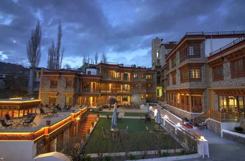 Hotel Spic N Span - Image 1