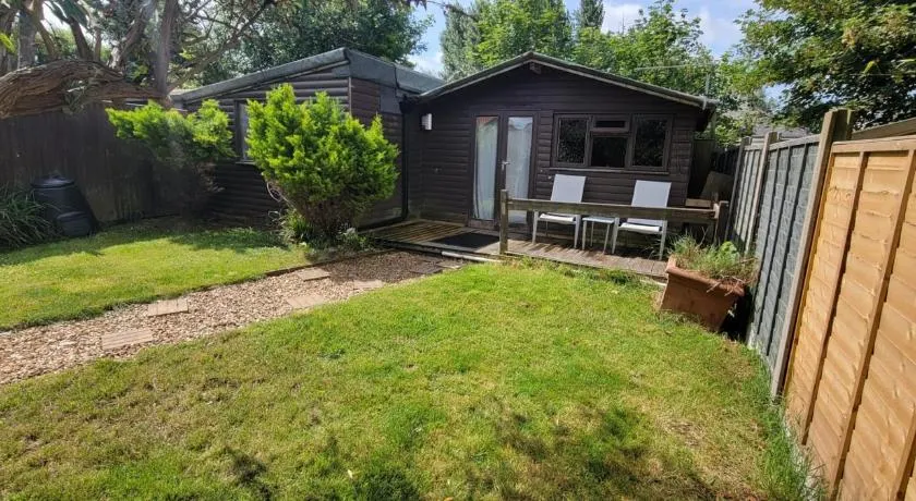 4 Guests - Pet Friendly - 13 min to the Beach - Image 1