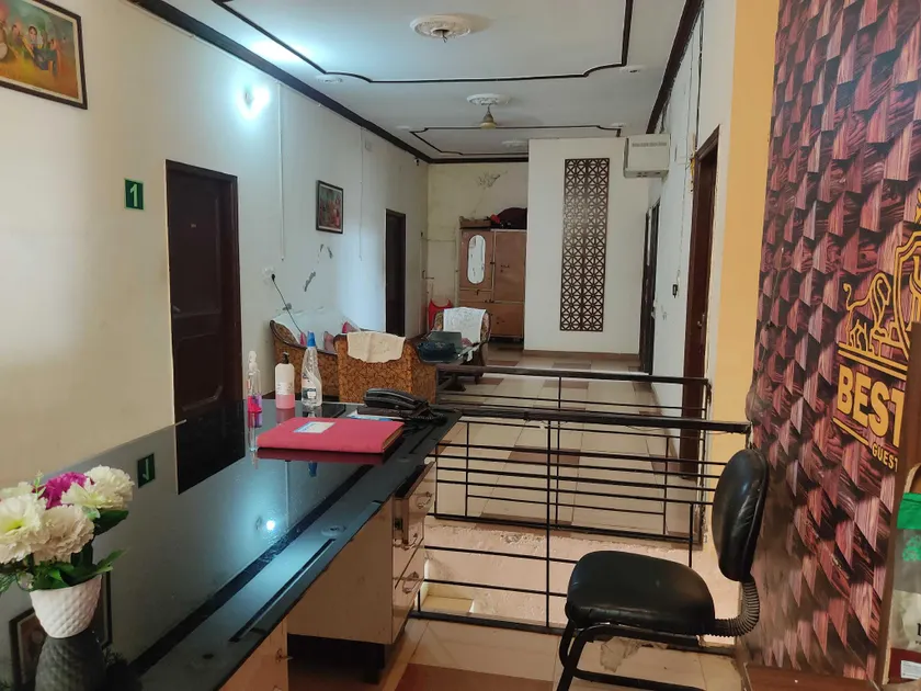 Hotel O Best Stay - Image 1