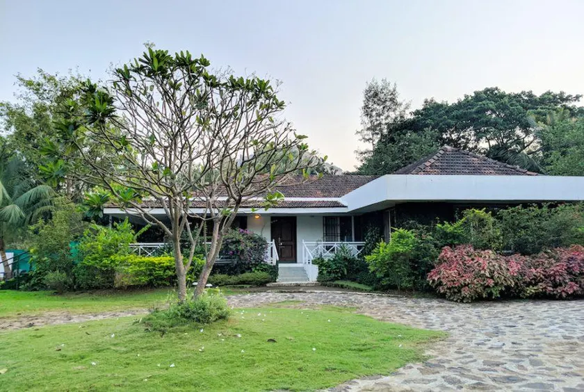 Lush Green 3 Bedroom Villa with a Swimming Pool - Image 1