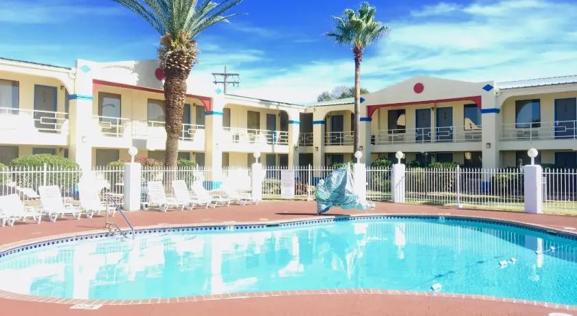 American Choice Inn Beaumont - Image 1