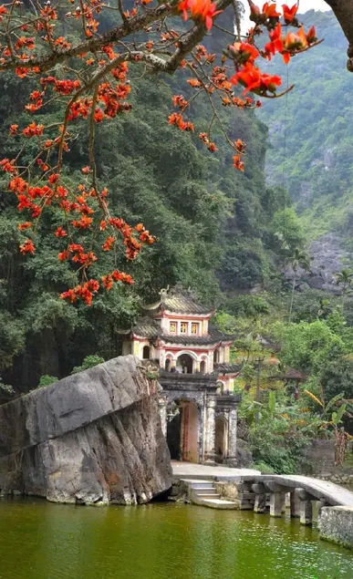 Romantic lake getaway, suitable for family - Image 1