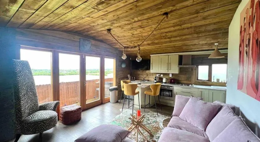 Dublin Seaview Cabin - Image 1