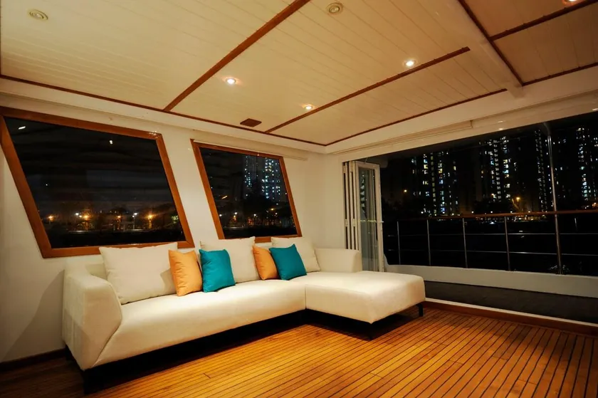 Spacious Houseboat - Whole Boat - Near Soho East - Image 1