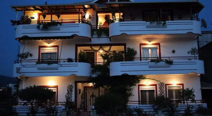 Elenas Apartments - Image 1