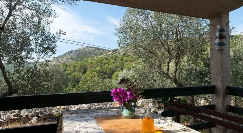 House Petra - Image 1