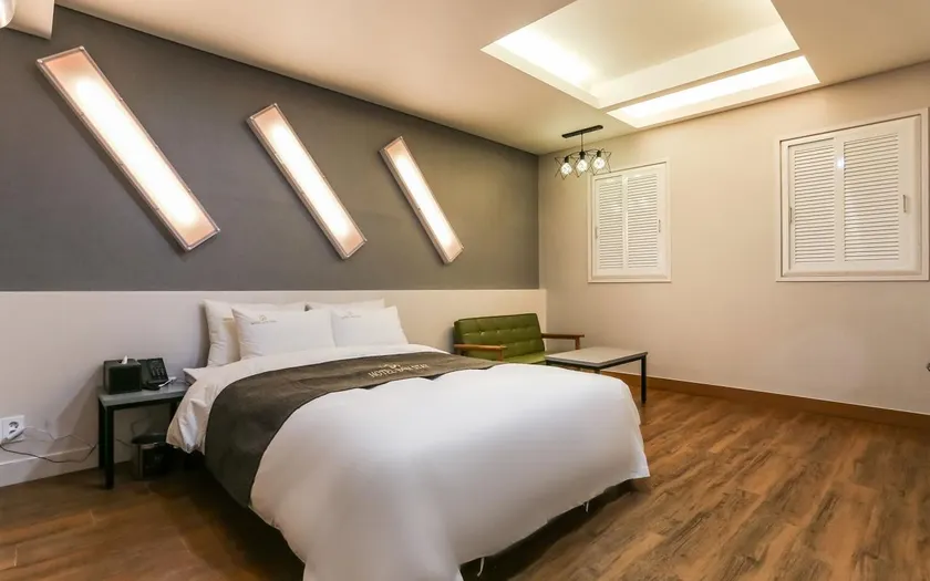 Donghae Hotel Bon Stay - Image 1