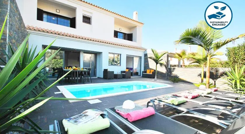Villa Waikiki - Moradia familiar com BBQ e piscina aquecível - Image 1