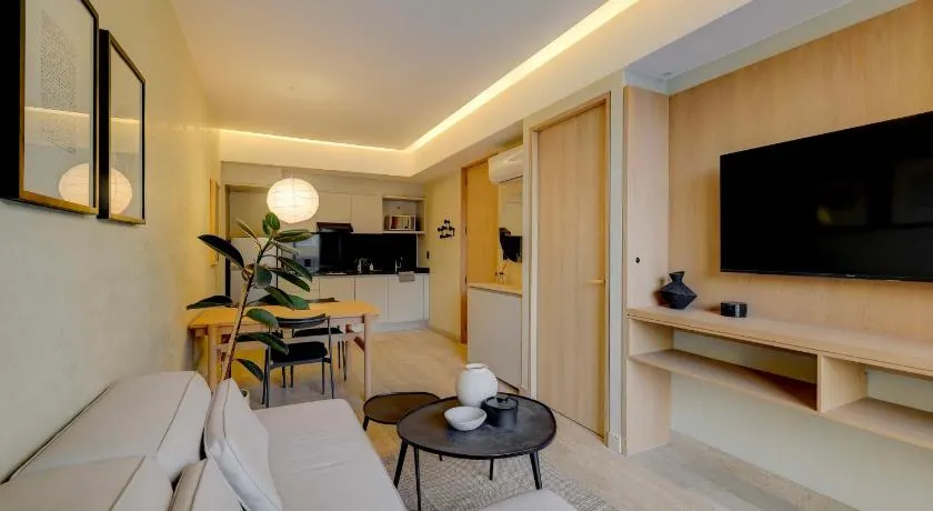 Aristoteles Polanco w Balcony View - Image 1