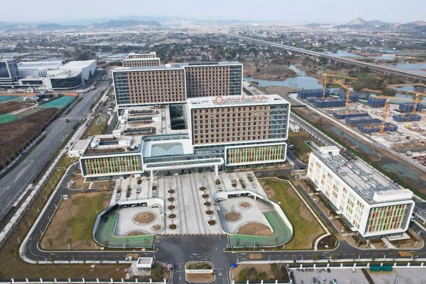 Yifeng  Hotel - Image 1