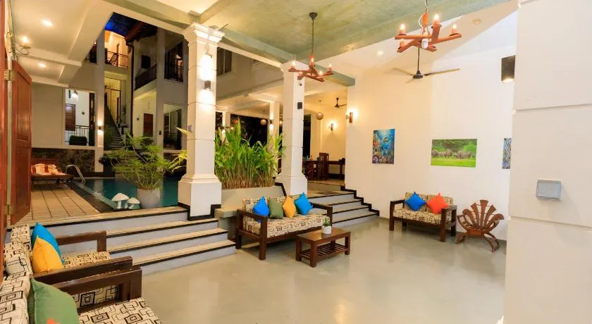 Hikka Boutique - Image 1