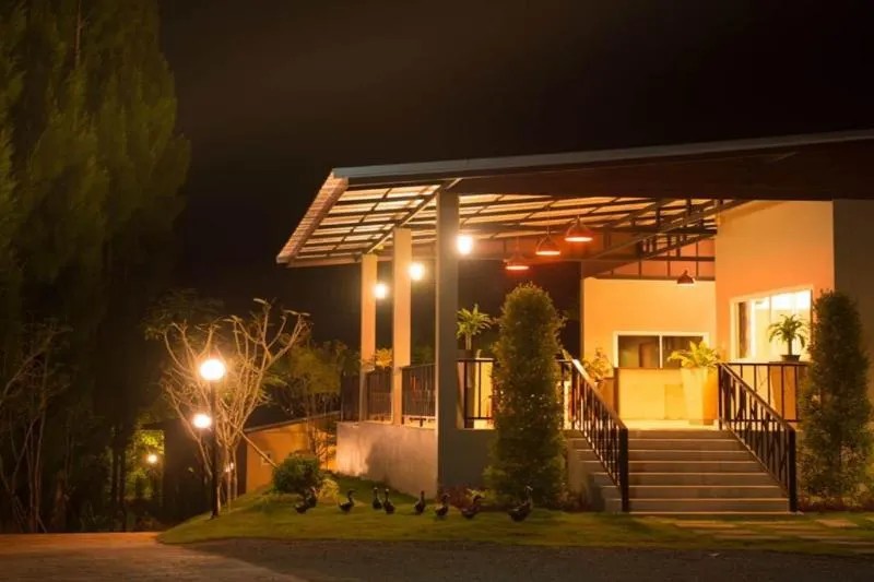 Social Escape Hotel Lemon Chalet - Image 1