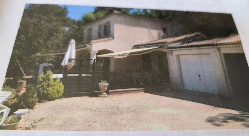 Chambres dans villa avec vue magnifique - Image 1
