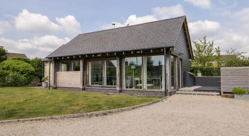 The Barn at Daubeneys - Image 1