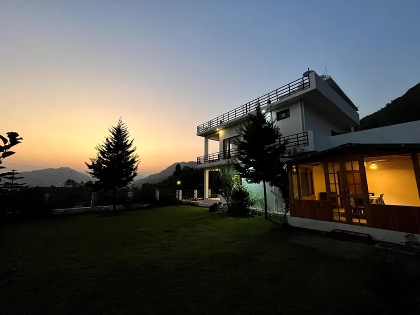 Peaceful 3BHK holiday home with Kitchen and Garden - Image 1
