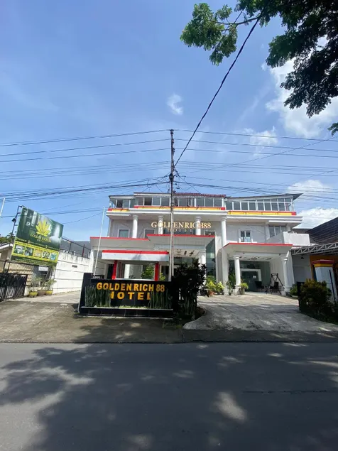 Golden Rich 88 Hotel - Image 1