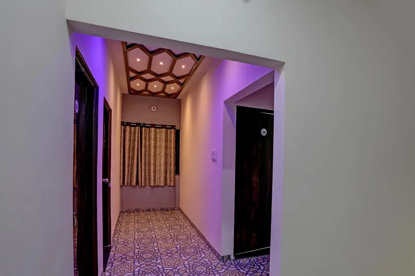 Hotel O G L - Image 1