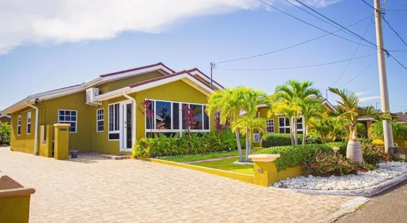 Adorable Beach House in Draxhall Gated Pool Gym - Image 1