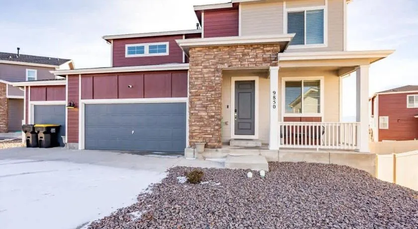 Spacious Four-Bedroom Retreat in Peyton - Image 1