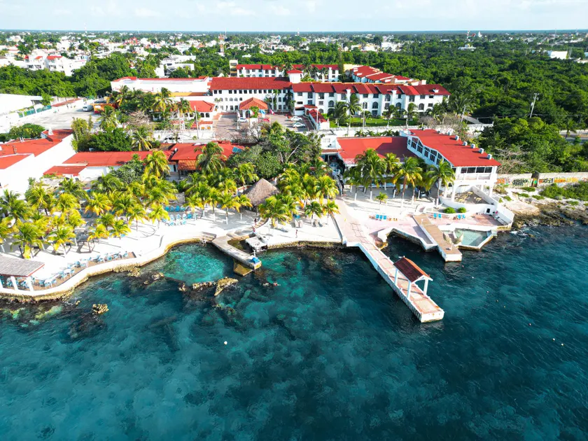 Cozumel Hotel & Resort - Image 1