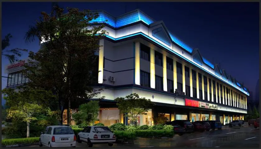 Grand City Hotel - Image 1