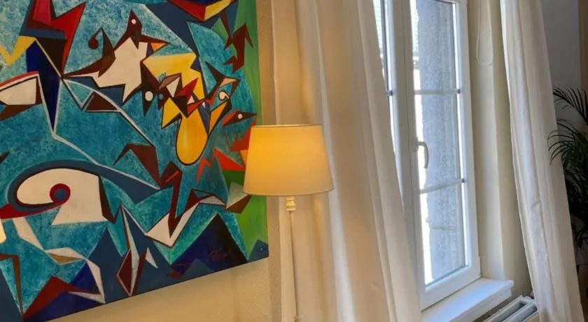 Le 25, Duplex élégant au cœur du piétonnier historique - Image 1