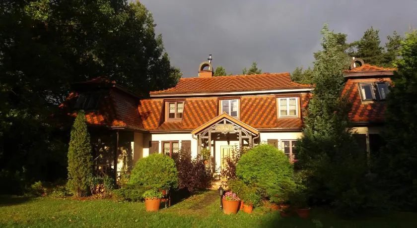 Lisi Dwór - Image 1