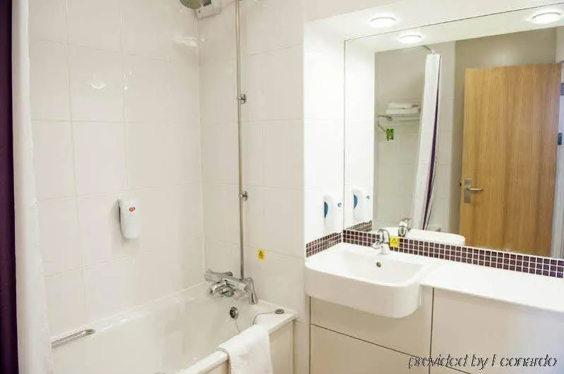 PREMIER INN DUDLEY (KINGSWINFORD) - Image 1