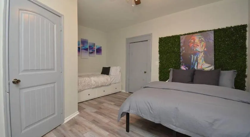 SuperValue Suite #5 @ East End Revitalized - Image 1