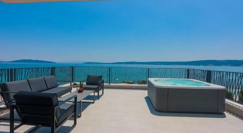 Beachfront Villa Sol&Mar with heated pool and jacuzzi - Image 1