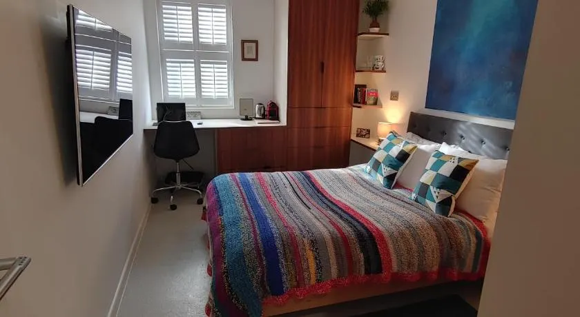 Comfortable Room With Ensuite - Image 1