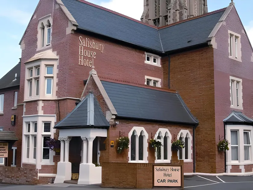 Taunton House Hotel - Image 1