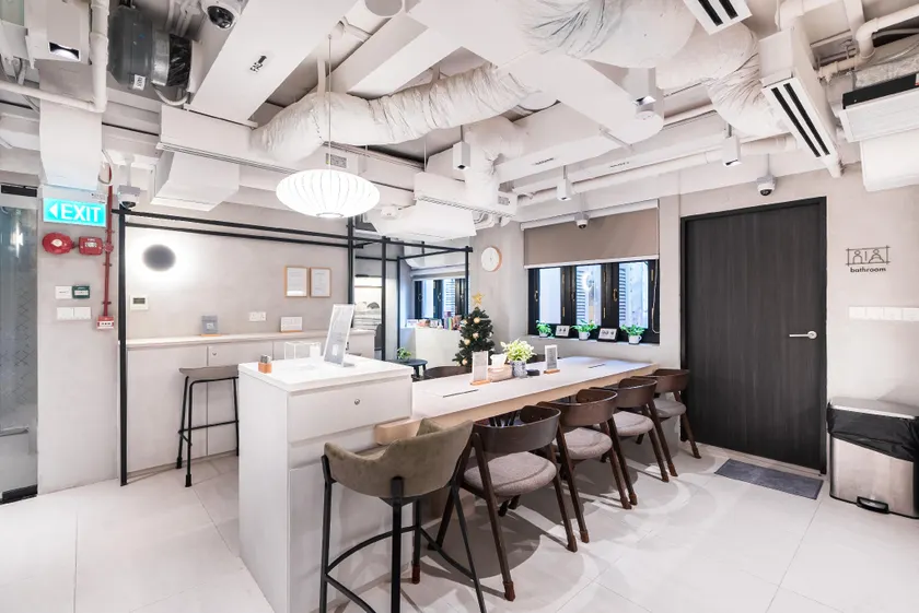 Jyu Capsule Hotel - Image 1