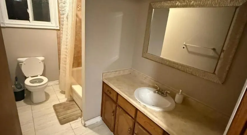HEAVY PRICE CUT-BOOK NOW!- Next to Airport, Downtown,Transit - Image 1