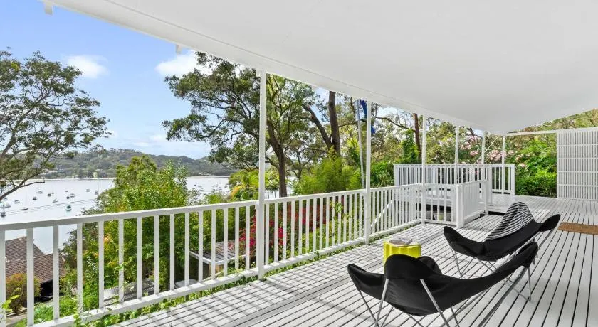 Maison Blanc, Avalon IH - Image 1