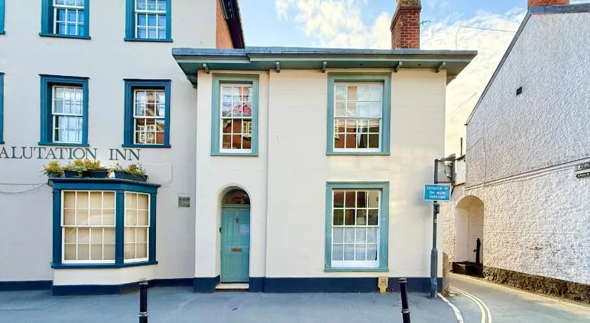 2 Bedroom Character Home in Central Topsham - Image 1