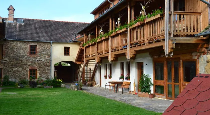 Selský Dvůr- apartmány a keramická dílna - Image 1