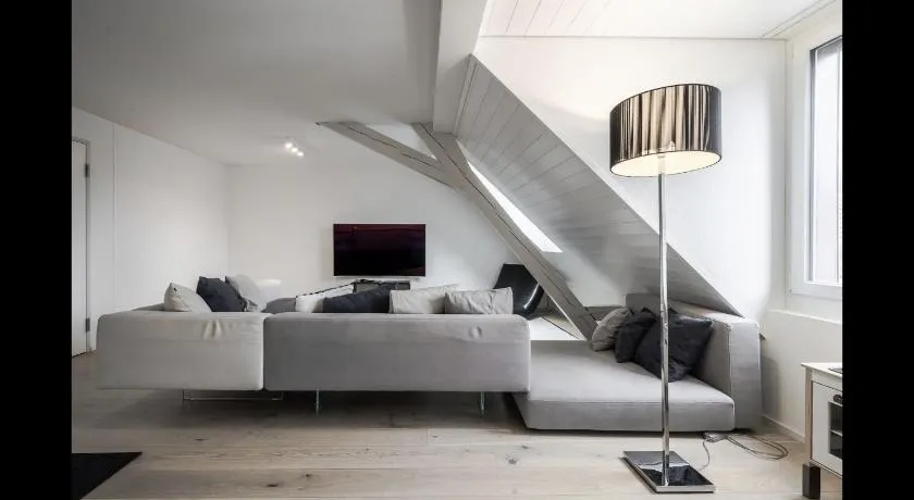 Luxury Penthouse Apartment - Image 1