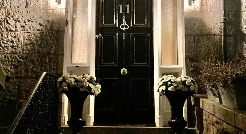 Lochnagar Guest House - Image 1