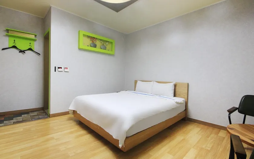 Gwangju Hanam Blue - Image 1