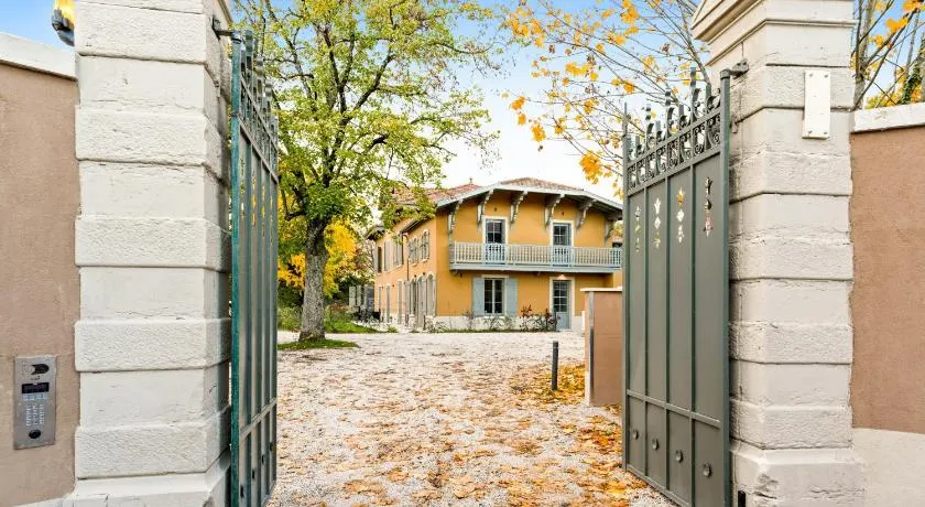 La Villa Serenna - Appt avec jardin, 15 mn de Lyon - Image 1