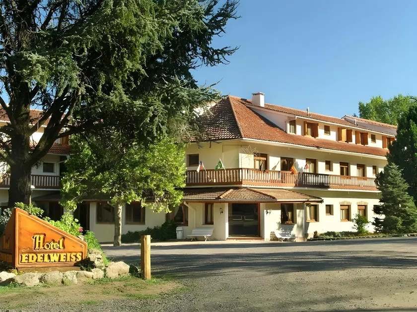 Hotel Edelweiss - Image 1
